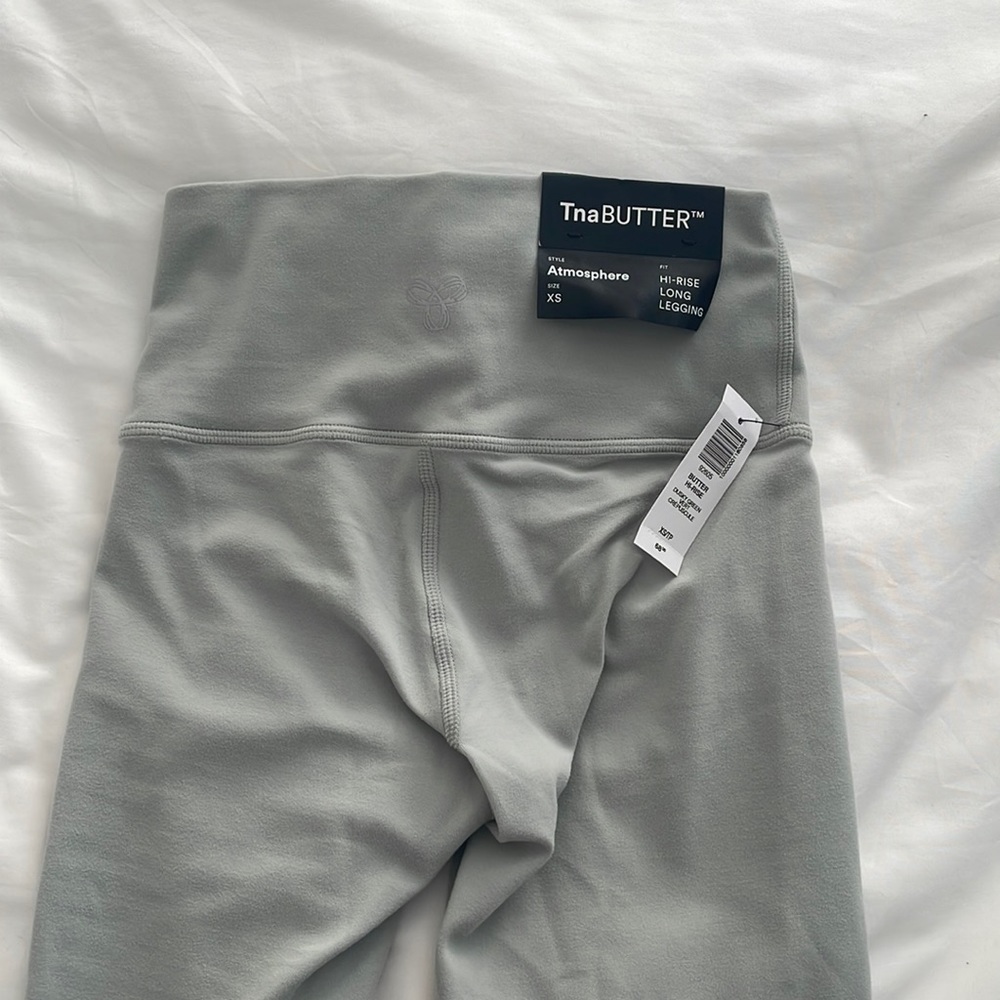 NWT Aritzia TNABUTTER Atmosphere Hi-rise legging